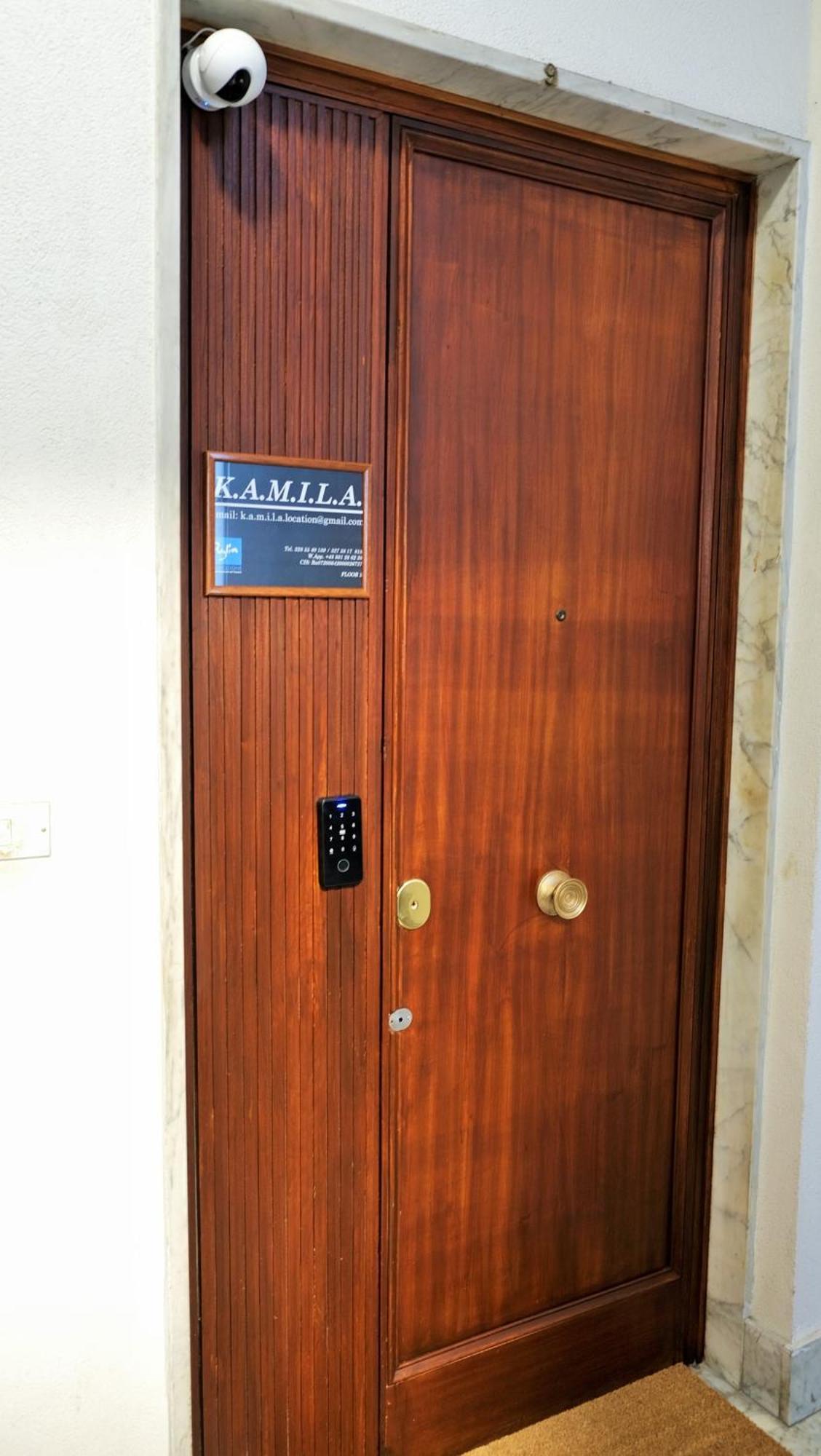 Kamila Guest House Bari Exteriör bild